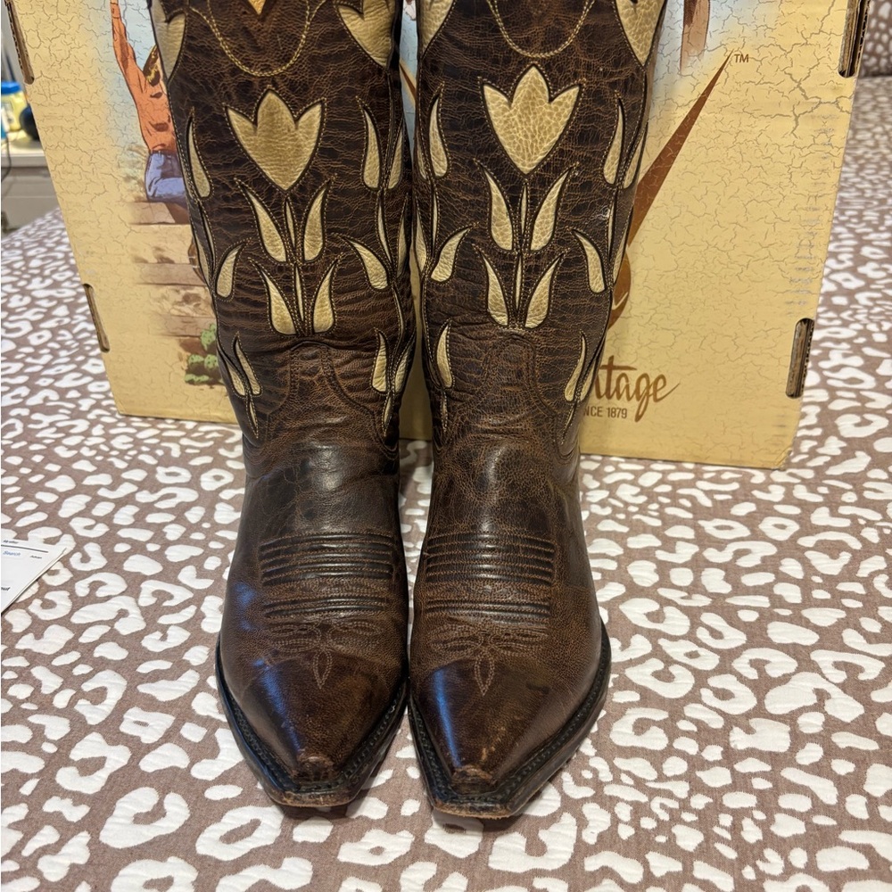 Justin Chocolate Vintage Leather Goat Tulip Cutout Cowboy Boot women 7 1/2 B